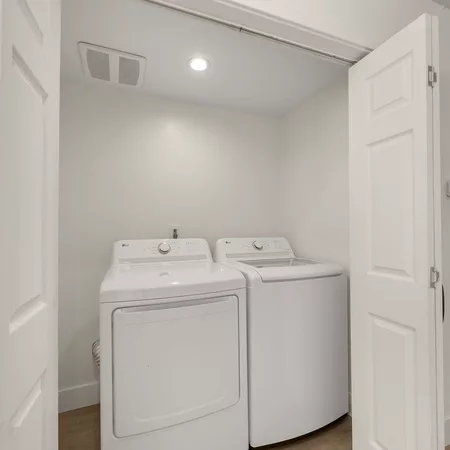 Coliving in Valley Village - San Fernando Valley, Los Angeles