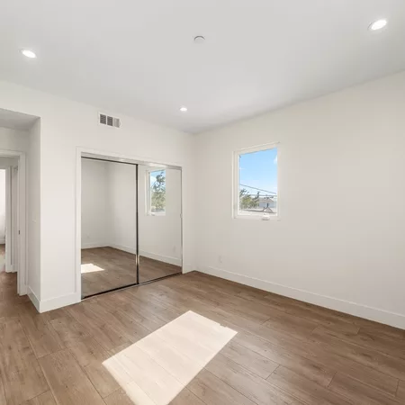 Coliving in Valley Village - San Fernando Valley, Los Angeles