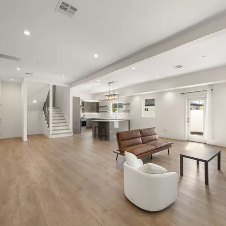 Coliving in Valley Village - San Fernando Valley, Los Angeles