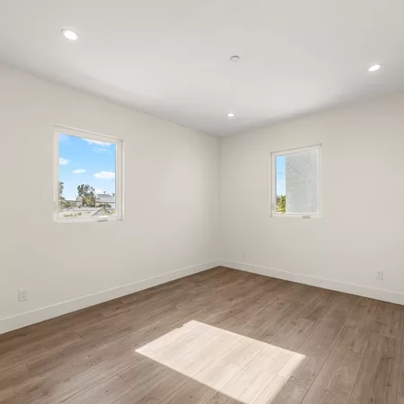 Coliving in Valley Village - San Fernando Valley, Los Angeles