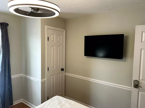 Coliving in Montgomery - NW Calgary, Calgary