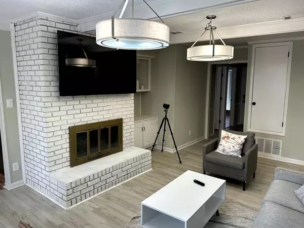 Coliving in Montgomery - NW Calgary, Calgary