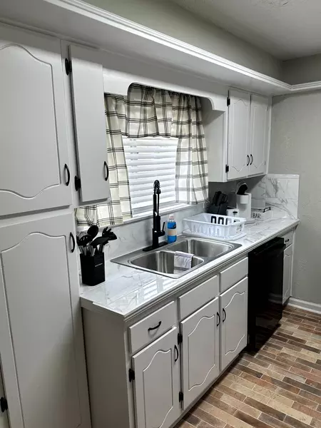 Coliving in Montgomery - NW Calgary, Calgary