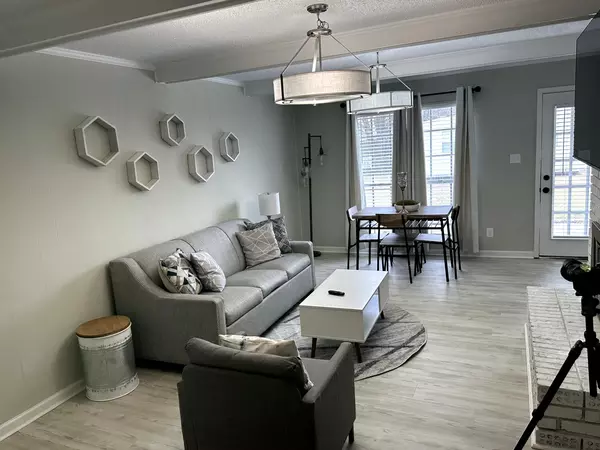Coliving in Montgomery - NW Calgary, Calgary
