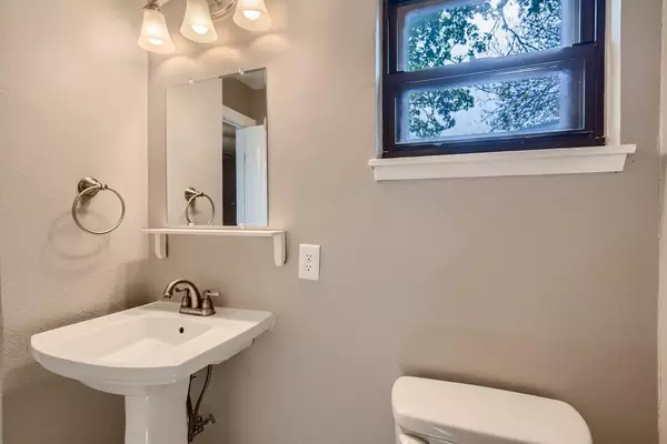 4 bedrooms apartment for rent in Alamo Heights - North SATX, San Antonio