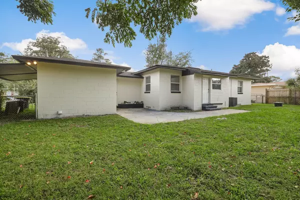 Coliving in Cedar Hills - Westside, Jacksonville