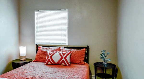Coliving in Live Oaks Square - East Tampa, Tampa