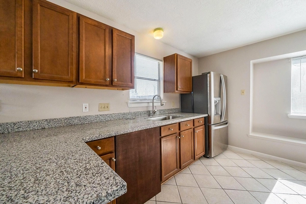 Coliving in Fondren Gardens - Sw Houston, Houston