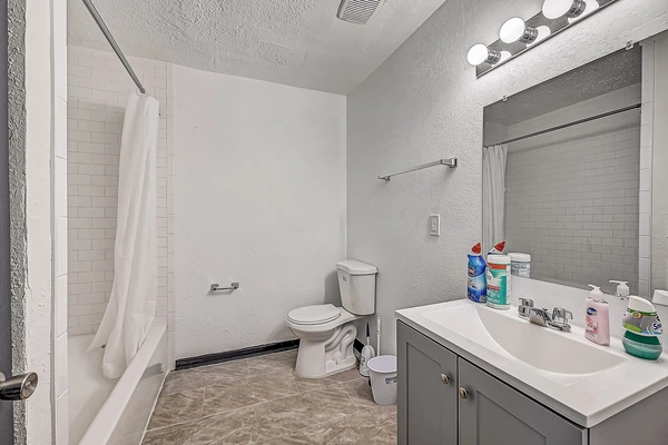 Coliving in Lake Forest - Northside, Jacksonville