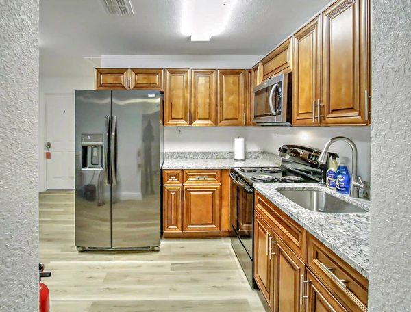 Coliving in Ybor City - Central Tampa, Tampa