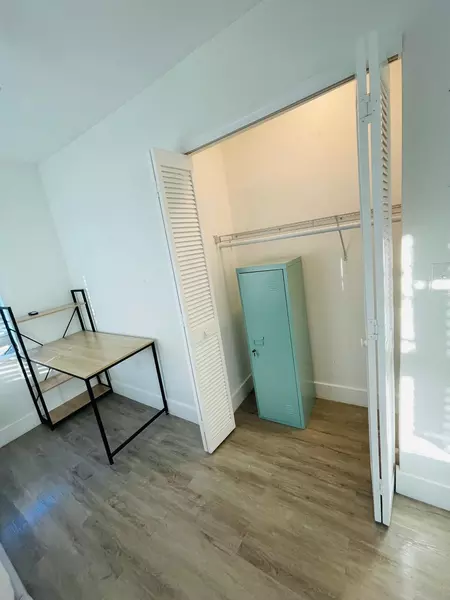 Coliving in Kenwood - Clearwater-St. Petersburg, Tampa