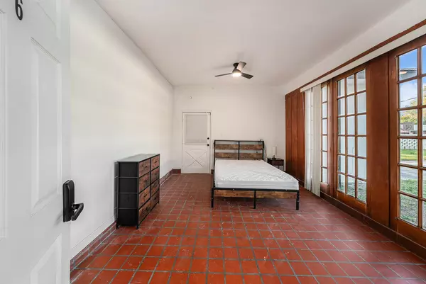 Coliving in Ybor City - Central Tampa, Tampa