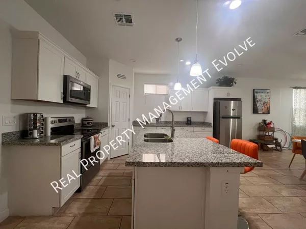 3 bedrooms apartment for rent in Central City - Phoenix, Phoenix