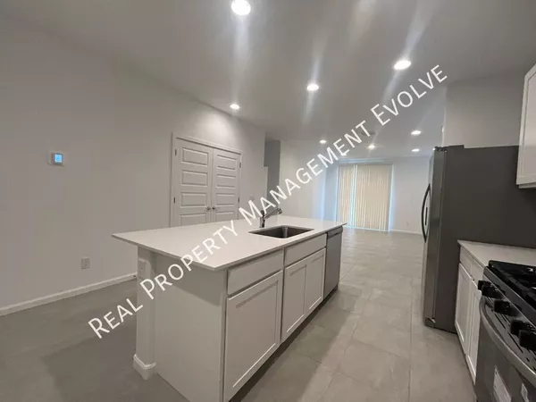 3 bedrooms apartment for rent in Tolleson - SW Valley, Phoenix