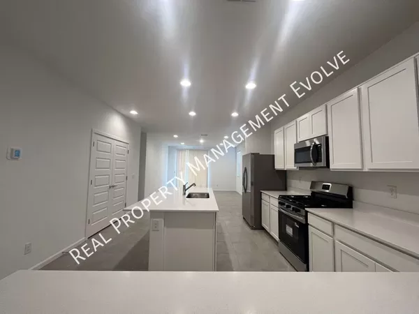 3 bedrooms apartment for rent in Tolleson - SW Valley, Phoenix
