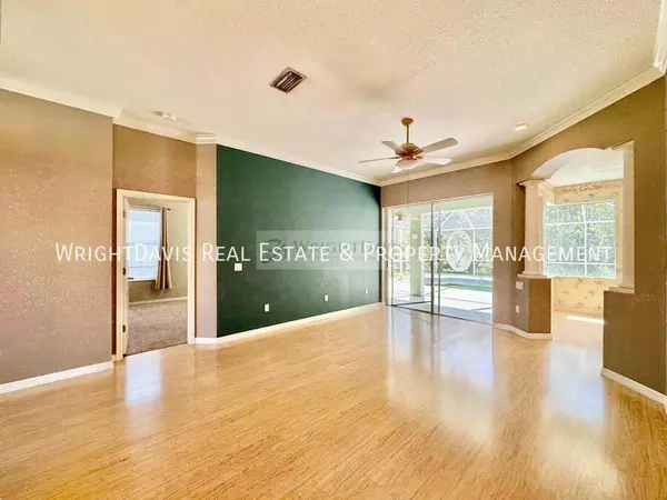 4 bedrooms apartment for rent in Town 'n' Country - West Tampa, Tampa