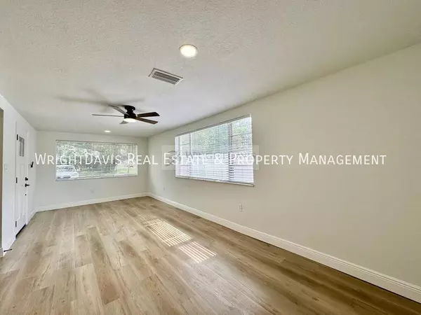3 bedrooms apartment for rent in Live Oaks Square - East Tampa, Tampa