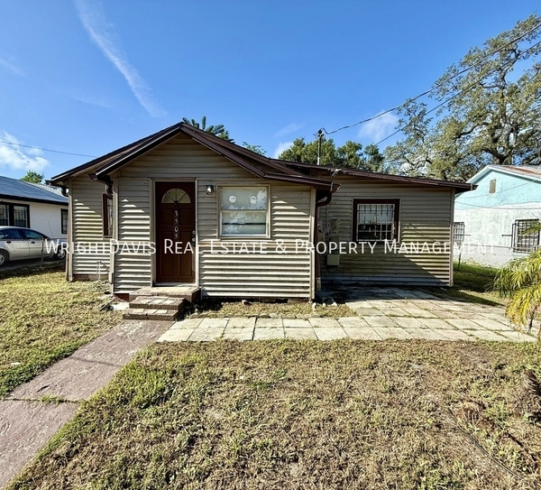 4 bedrooms apartment for rent in Live Oaks Square - East Tampa, Tampa