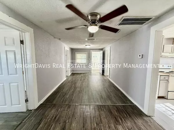 4 bedrooms apartment for rent in Live Oaks Square - East Tampa, Tampa