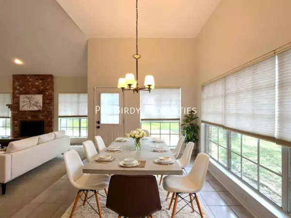 4 bedrooms apartment for rent in North Central - North SATX, San Antonio
