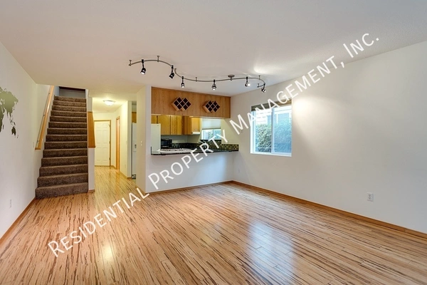 3 bedrooms apartment for rent in Portsmouth - North Portland, Portland