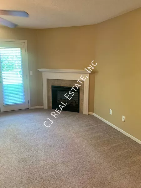2 bedrooms apartment for rent in Gladstone - Outer KCMO, Kansas City