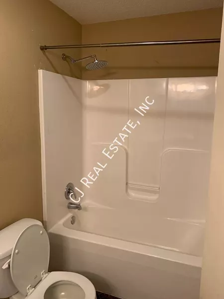 2 bedrooms apartment for rent in Gladstone - Outer KCMO, Kansas City