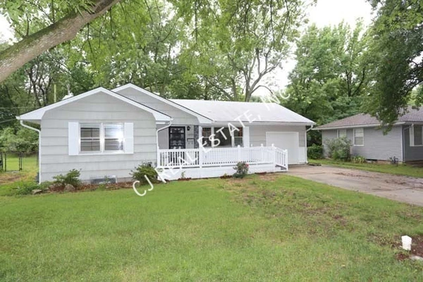 3 bedrooms apartment for rent in Ruskin Heights - KCMO, Kansas City