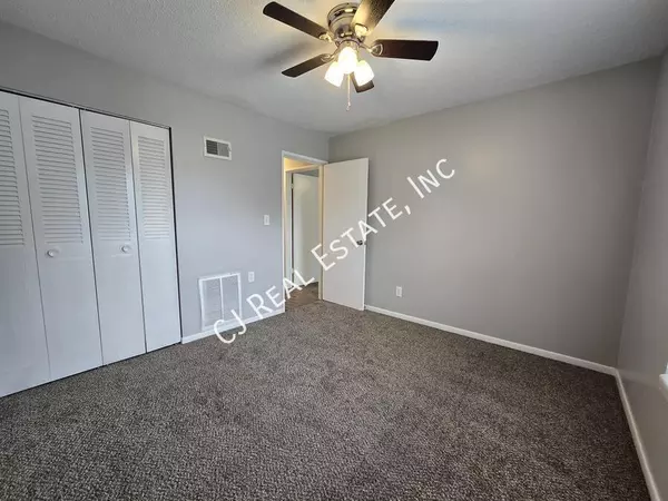2 bedrooms apartment for rent in Gladstone - Outer KCMO, Kansas City
