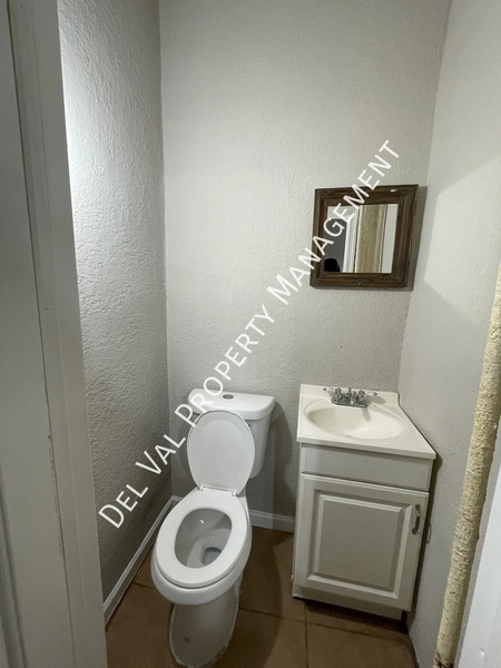3 bedrooms apartment for rent in Germantown - Nw Philadelphia, Philadelphia
