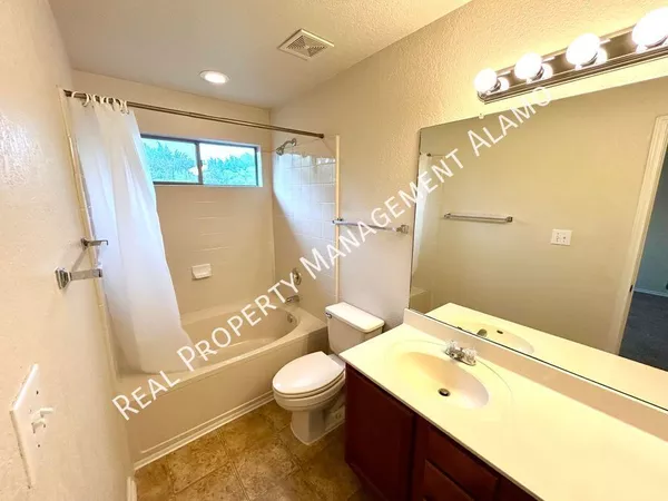 3 bedrooms apartment for rent in Northwest Side - West SATX, San Antonio