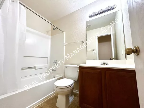 3 bedrooms apartment for rent in Northwest Side - West SATX, San Antonio