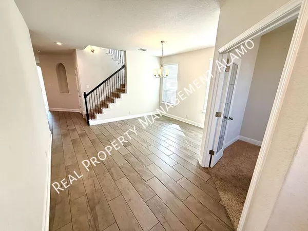 5 bedrooms apartment for rent in Far West Side - West SATX, San Antonio