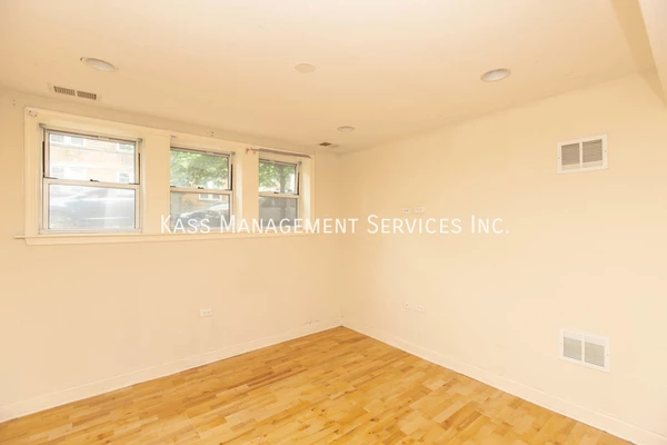 2 bedrooms apartment for rent in West Ridge - Far North Side, Chicago