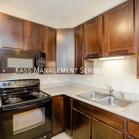 2 bedrooms apartment for rent in South Shore - South Side, Chicago