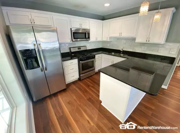 4 bedrooms apartment for rent in Lowry Hill East - Bde Maka Ska-Isles, Minneapolis