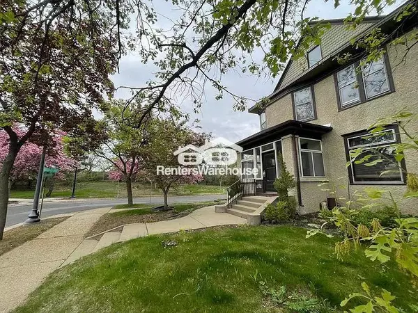 3 bedrooms apartment for rent in Prospect Park-East River Road - University, Minneapolis