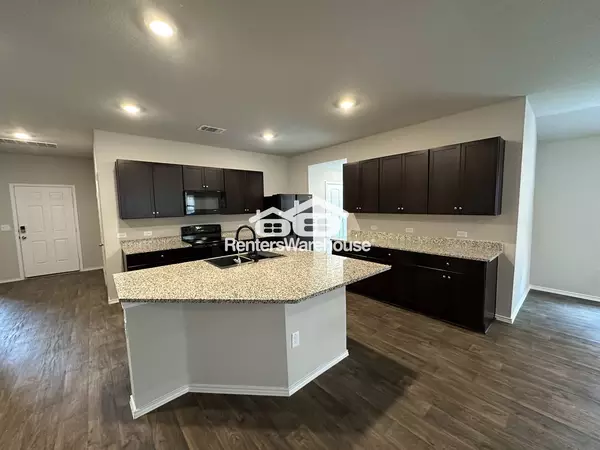 4 bedrooms apartment for rent in Manor - East Austin, Austin