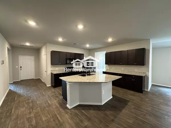 4 bedrooms apartment for rent in Manor - East Austin, Austin