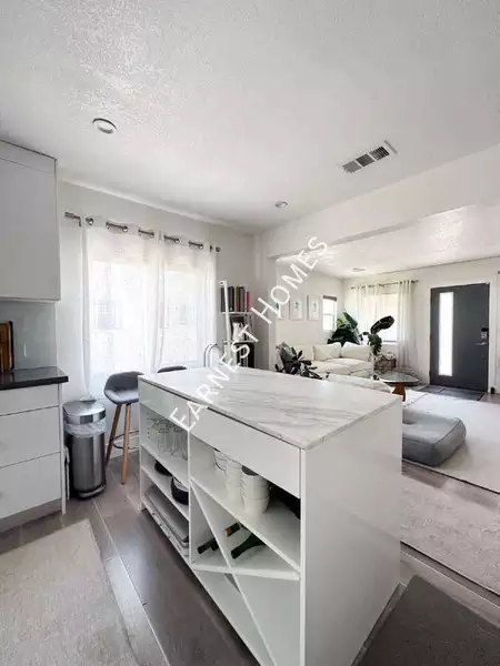 4 bedrooms apartment for rent in Mid City - Central Los Angeles, Los Angeles