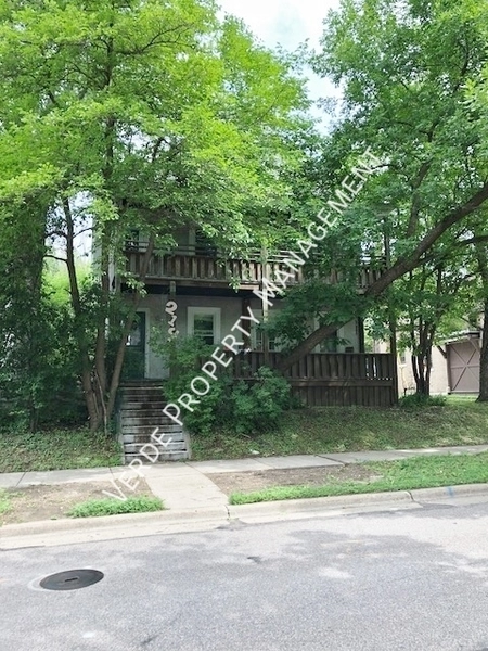 4 bedrooms apartment for rent in Whittier - Powderhorn, Minneapolis