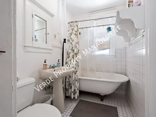 4 bedrooms apartment for rent in Lyndale - Powderhorn, Minneapolis