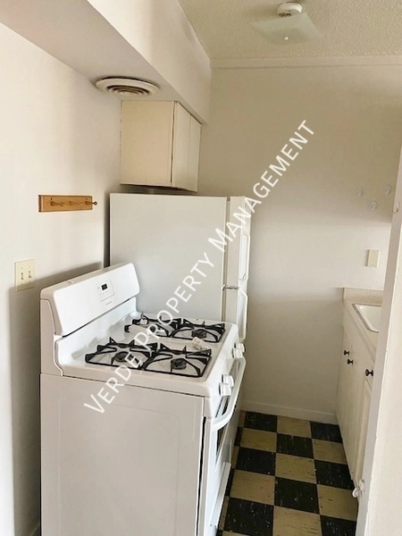 Studio Apartment for rent in Lyndale - Powderhorn, Minneapolis