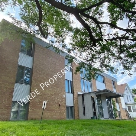 Studio Apartment for rent in Lyndale - Powderhorn, Minneapolis