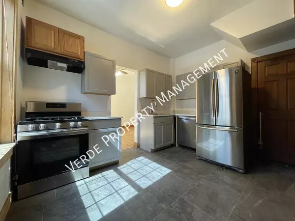 4 bedrooms apartment for rent in Lyndale - Powderhorn, Minneapolis
