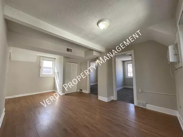2 bedrooms apartment for rent in Holland - Northeast, Minneapolis