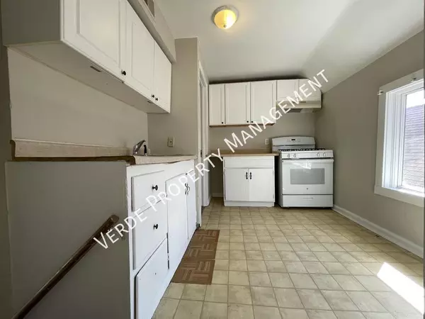 2 bedrooms apartment for rent in Holland - Northeast, Minneapolis