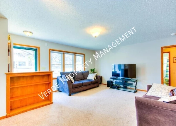 4 bedrooms apartment for rent in Willard-Hay - Near North, Minneapolis