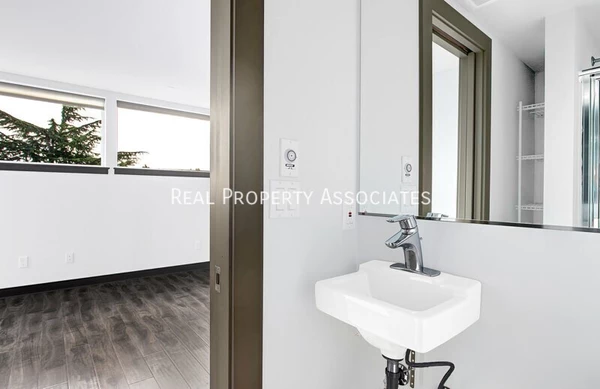 Studio Apartment for rent in Green Lake - North Seattle, Seattle