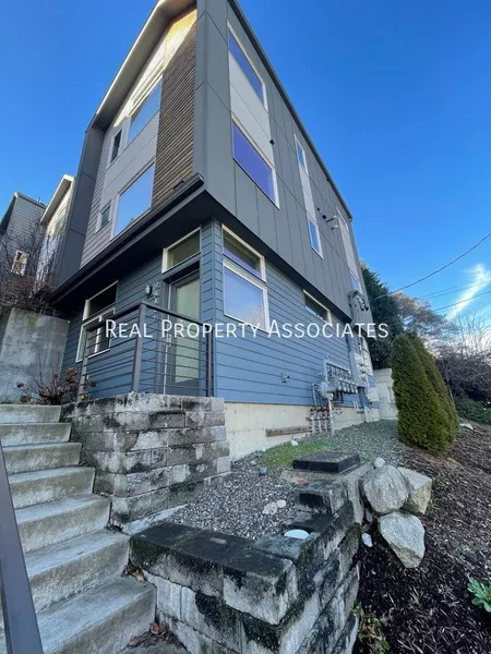 3 bedrooms apartment for rent in Interbay - Central Seattle, Seattle
